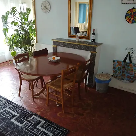 Centre 2 Apartment *